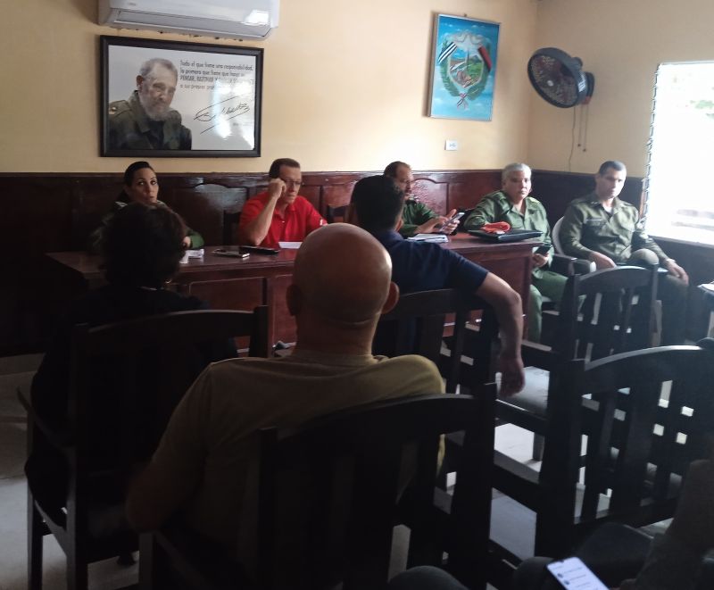 Consejo de defensa municipal en Calixto García