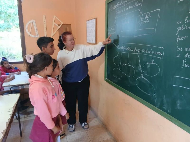 Damaris Gómez Carrera, maestra con extensa experiencia en el arte de enseñar y educar en su escuela la "Doña Leonor Pérez Cabrera "