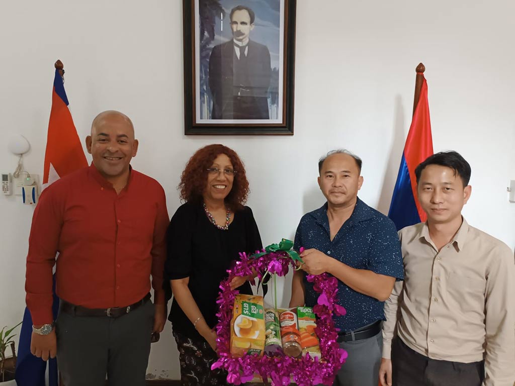 Laos Enna Viant Dia Mujer1