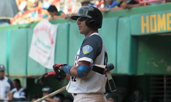 Yordan Manduley jugará con Santiago en Liga Élite de Béisbol